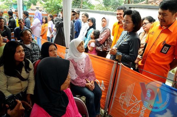  FOTO: Kepala Bappenas Tinjau Pembagian BLSM di Bandung