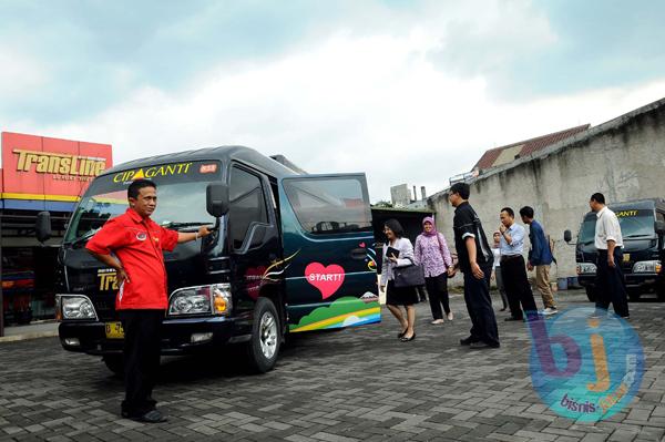  FOTO: Tarif Travel Bandung Sudah Naik Ikuti Penaikan BBM