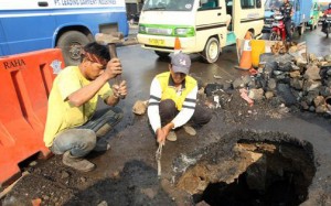  Perbaikan Gorong-gorong Ganggu Pengguna Jalan Citatah