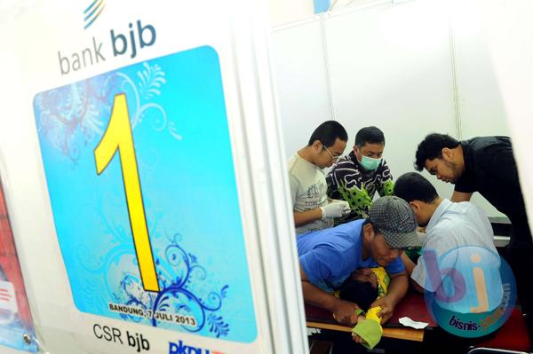  FOTO: 250 Anak Kurang Mampu Dikhitan Massal di Bank BJB