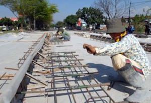  JALUR MUDIK 2013: Perbaikan Lintas Gentong Selesai H-10 Lebaran