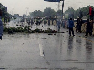  TOL CIKAMPEK DIBLOKIR: Polda Jabar Sibuk Mengurai Kemacetan