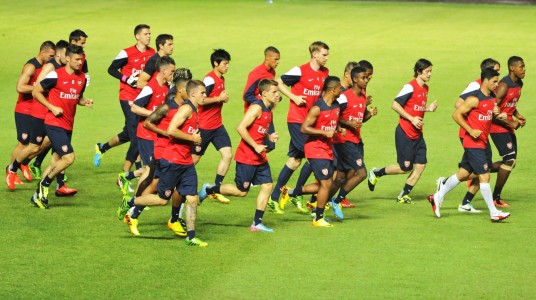  PERSIB BANDUNG: Firman Berbagi Ilmu dengan Pemain Arsenal