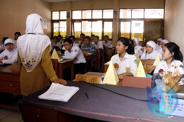  FOTO: Siswa Mulai Mengikuti Masa Pengenalan Lingkungan Sekolah