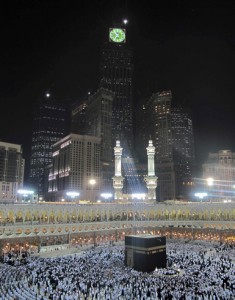  Hotel Tower di Mekkah Membuat Kabah Terlihat Kecil?