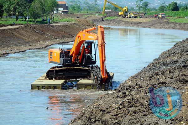  FOTO: Warga Pertanyakan Hasil Normalisasi Citarum