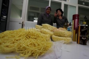  Pemkab Tasik Temukan Mie Berformalin di Pasar Tradisional