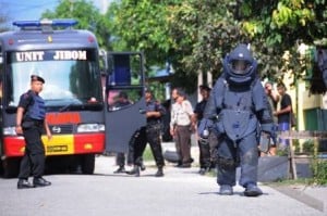  MUDIK 2013: Polres Cirebon Tempatkan Penjinak Bom di Pantura