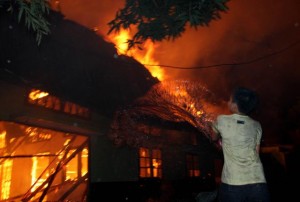  Gedung Pabrik Sepatu di Tangerang Terbakar