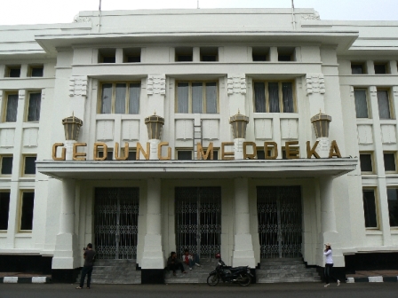  6 Bangunan Bergaya Art Deco di Bandung