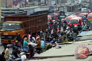  MUDIK LEBARAN 2013: Pemprov Fokuskan Pengamanan Pasar Tumpah