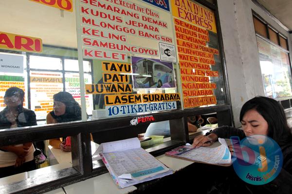  FOTO: Terminal Cicaheum Hanya Sediakan Tiket Bus Tambahan 