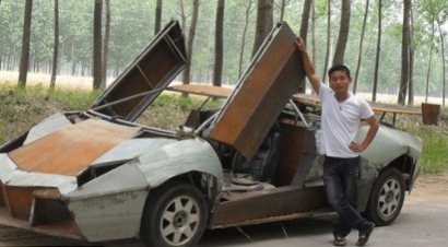  Angkut Pupuk ke Sawah, Petani Ini Pakai Lamborghini