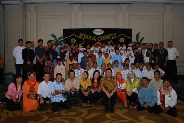  Indahnya Buka Bersama Anak Yatim di Mason Pine Hotel