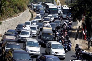  JALUR MUDIK: Jalan Gentong Mulai Ramai Pemudik