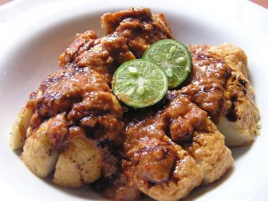  Jam Layanan Kartika Sari dan Batagor Riri Selama Idulfitri