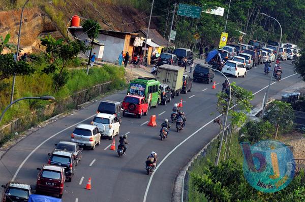  FOTO: Jalur Nagreg Masih Dipadati Arus Wisata