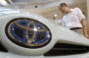  Otomotif: Toyota Masih Rajai Penjualan 