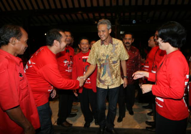  Ganjar Pranowo Resmi Dilantik Jadi Gubernur Jawa Tengah