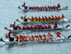  Puluhan Tim Dayung Ramaikan Festival Danau Toba