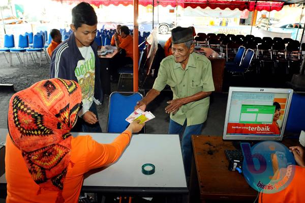  FOTO: Tak Ada Antrean di Pembagian BLSM Tahap II di Bandung