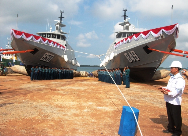  Menhan Resmikan Operasi 2 Kapal Perang di Batam