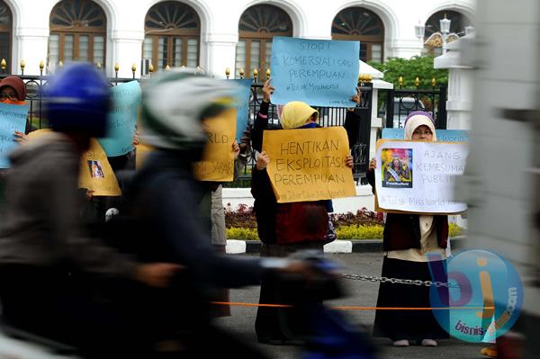  FOTO: KAMMI Kota Bandung Tolak Kontes Miss World 2013 di Indonesia