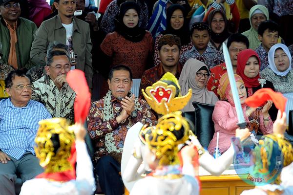  FOTO: Rayakan HUT Ke-68, Pemprov Jabar Gelar Pagelaran Seni Budaya 2013