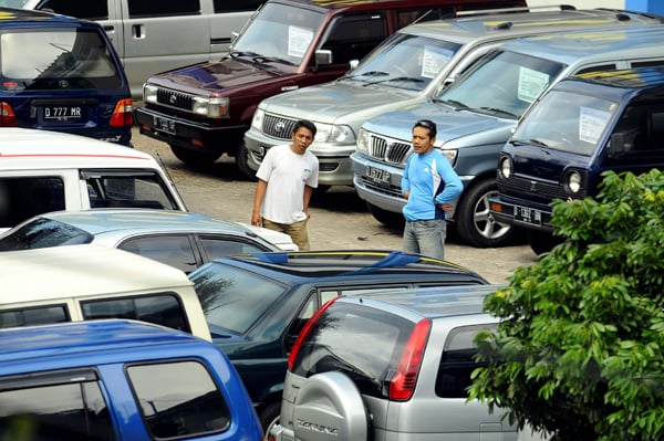  Harga Mobil Bekas Mulai Merangkak Naik