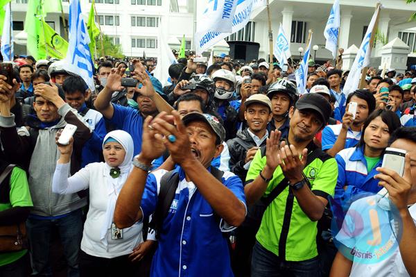  FOTO: Buruh Jabar Demo Tolak Inpres Tentang Upah Minimum