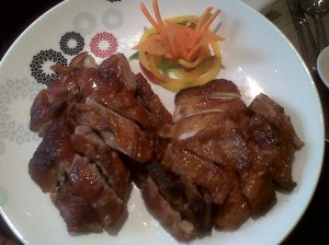  Nyam! Ada Menu Bebek nan Gurih di The Trans Luxury Hotel