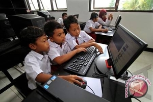  Telkomsel Bidik Pelajar Pengguna Internet