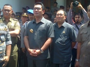  Dua Aksi Massa Warnai Hari Pertama Kerja Ridwan Kamil