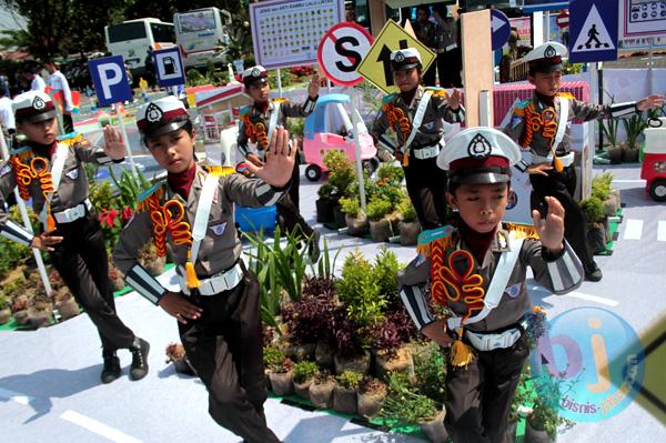  FOTO: Aksi Polisi Cilik di HUT Lalu Lintas ke-58 di Mapolda Jabar