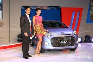  Daihatsu Ayla Sporty Menggoda Selera Konsumen IIMS 2013