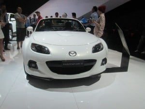  Mazda Tawarkan Mobil Sport MX-5 Rp609,10 Juta