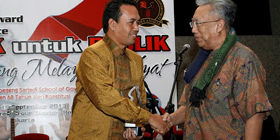  Telkomsel Sabet Penghargaan Soegang Sarjadi Award 2013