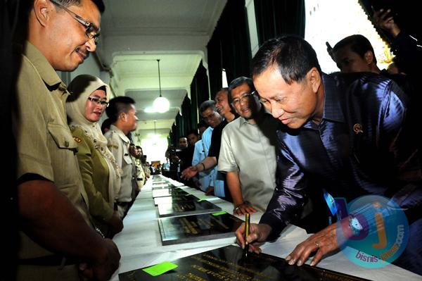  FOTO: Menkum HAM Resmikan 32 Desa Sadar Hukum di Jabar