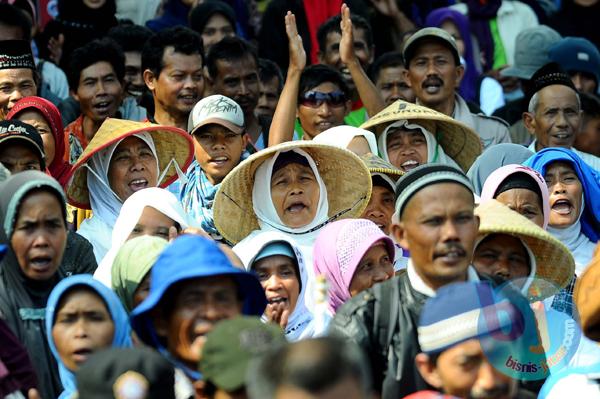  FOTO: Buruh Tani Demo di Gedung Sate Peringati Hari Tani Nasional