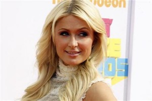  Paris Hilton Balik Lagi ke Dunia Musik