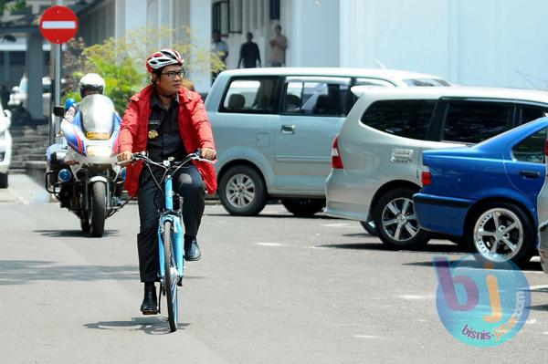  FOTO: Kurangi Macet dan Menyehatkan, Ridwan Kamil Luncurkan Jumat Bersepeda