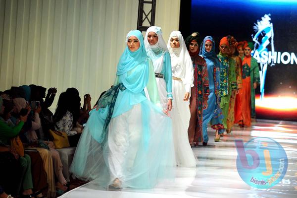  FOTO: APPMI Jabar Gelar "Fashionality 2013" di Hotel Hilton Bandung