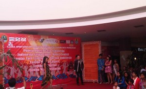  PUTRI BATIK: 350 Model Beradu Gaya di Grage City Mall Cirebon