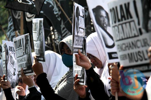  FOTO: HTI Jabar Syukur Obama Batal ke Indonesia