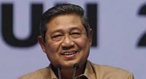  Presiden SBY Pimpin HUT TNI ke-68