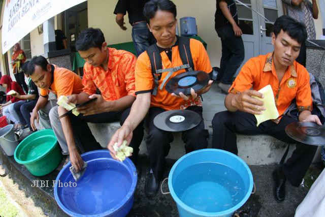  Peduli Piringan Hitam Lokananta Ala Komunitas GMB