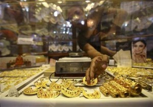  Harga Emas Antam Turun Rp4.000 Per Gram
