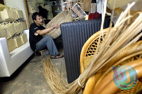  FOTO: Industri Kerajinan Rotan Targetkan Ekspor US$270 Juta