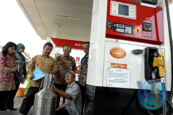  FOTO: Lindungi Hak Konsumen, Petugas Gabungan Tera Ulang SPBU