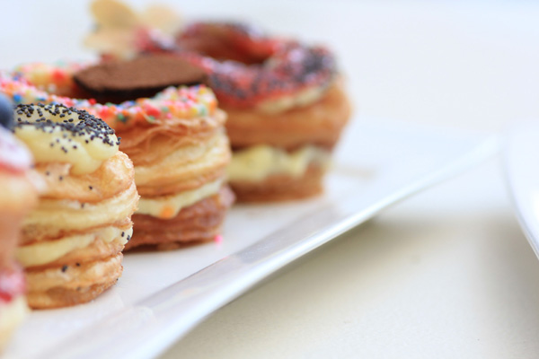  Anda Pencinta Donat? Cicipi Dulu Cronut dari Aston Braga Hotel